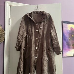 Relaxed Long-Sleeve Hooded Button-Front Linen Dress in Taupe